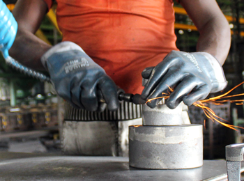 Fettling Process - Veesaa Foundry, Coimbatore